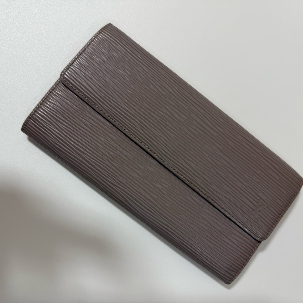 Louis Vuitton Epi Sarah lavender wallet